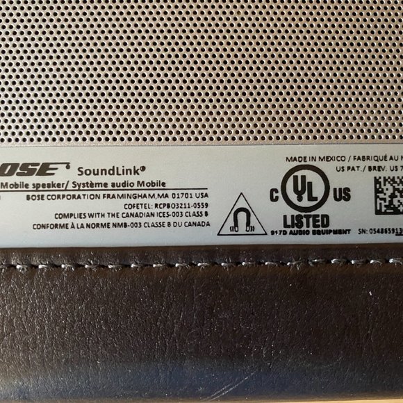 Bose soundlink Bluetooth Mobile speaker - Leather - ( READ ) - Picture 6 of 9